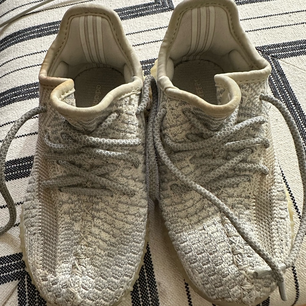 Yeezy Boost V2. Kids 8K